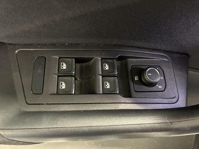 Volkswagen T-Roc Cabrio 1.5 TSI 150pk DSG Style · Apple/Android Car Play · Stoelverwarming · Alarm · Navigatie · P-Sensoren · 17'' Inch ·