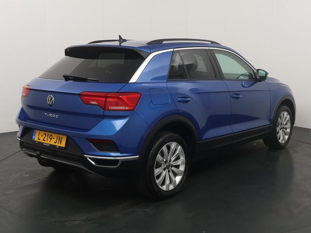 Volkswagen T-Roc 1.5 TSI Style | Automaat I Dealeronderhouden I Trekhaak I Navi I Adapt Cruise | 4 seiz banden