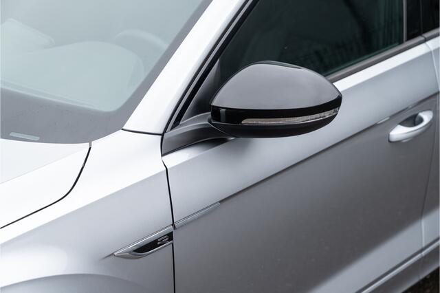 Volkswagen T-Roc 1.5 TSI | 3X R-Line | IQ Lights | Virtual | Harman Kardon | Elektr Achterklep | Lane Assis | Front Assis |