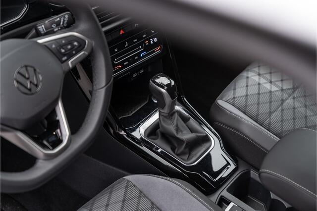 Volkswagen T-Roc 1.5 TSI | 3X R-Line | IQ Lights | Virtual | Harman Kardon | Elektr Achterklep | Lane Assis | Front Assis |