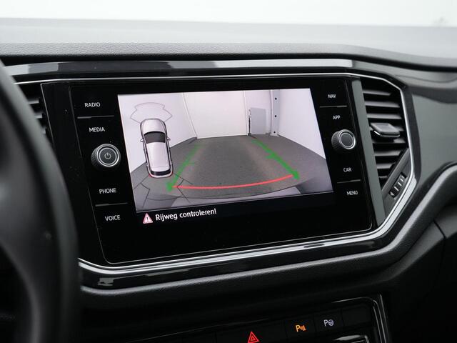 Volkswagen T-Roc 1.5 TSI 150 pk DSG Sport | Trekhaak | Stuur-/stoelverwarming | Achteruitrijcamera