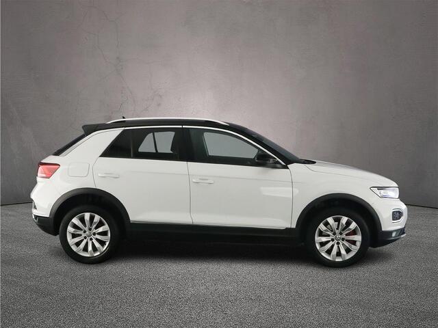 Volkswagen T-Roc Sport 1.0 TSI 115pk Adaptive cruise control, Navigatie, Parkeersensoren, Stoelverwarming, LED koplampen, DAB, Radio, Airco, Bluetooth