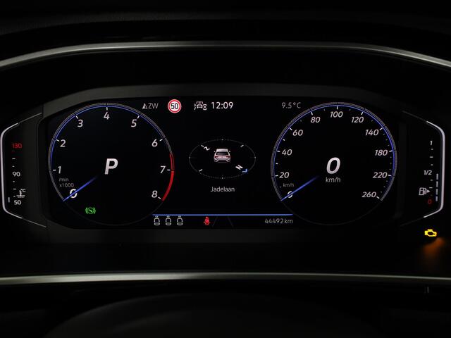 Volkswagen T-Roc 1.5 TSI R-Line Business | Climate Control | Keyless | Elek bedienbare achterklep | Achteruitrijcamera | Elek inklapbare buitenspiegels |