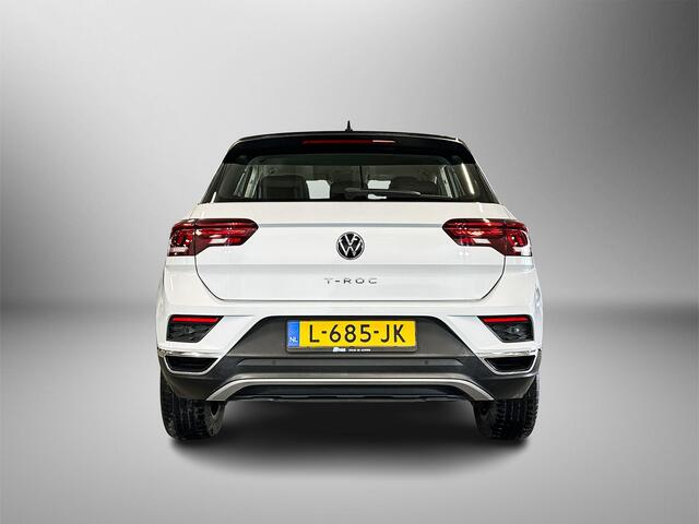 Volkswagen T-Roc 1.5 150pk TSI Sport Koplampverlichting LED 'Plus' | Navigatie 'Discover Media' | Adaptive Cruise Control
