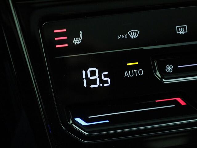 Volkswagen T-Roc 2.0 TSI 300pk DSG 4Motion R · Panoramadak · Akrapovic · Leder · BEATS Audio · Trekhaak afneembaar · Elektrische stoelverstelling · Camera · Apple/Android Car Play · Garantie t/m 15-04-2027