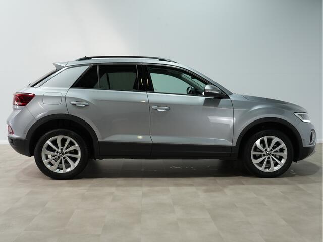 Volkswagen T-Roc 1.5 TSI 150pk DSG Life Edition Carplay/Android Camera keyless Acc Lm Velgen 122