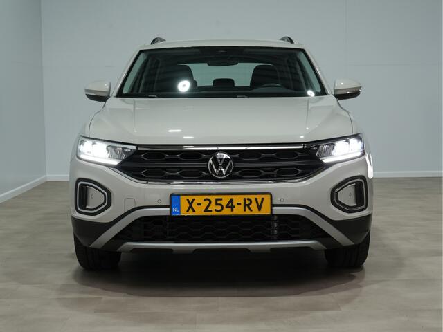 Volkswagen T-Roc 1.5 TSI 150pk DSG Life Business Trekhaak Navi Stoelverw. Parkass. Android/Carplay 297