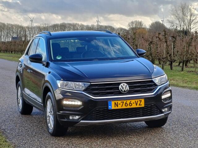 Volkswagen T-Roc 1.5 TSI Style /Leer/Stoelverw./Navi/Clima/Park. hulp/16"/