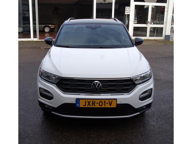 Volkswagen T-Roc 1.5 TSI Sport Navi,Clima,Trekhaak,pdc,RIJKLAARPRIJS!!