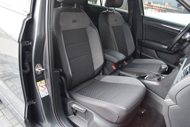 Volkswagen T-Roc 1.5 TSI 150pk DSG R-line | Pano | Camera | Trekhaak | Virtual | Beats