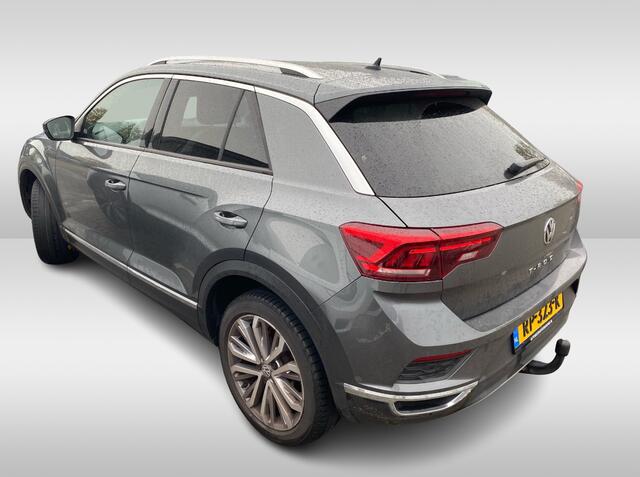 Volkswagen T-Roc 1.5 TSI Sport / Trekhaak / Virtual Cockpit / Navigatie / 17'' / Parkeerhulp V+A / CarPlay / DAB / Getint glas / ACC