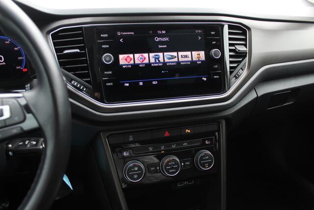 Volkswagen T-Roc 1.5 TSI Sport / Trekhaak / Virtual Cockpit / Navigatie / 17'' / Parkeerhulp V+A / CarPlay / DAB / Getint glas / ACC