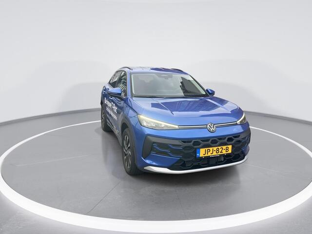 Volkswagen T-Roc 1.5 eTsi Life First Edition 7 versn. DSG · Comfort pakket · Achteruitrijcamera · Draadloze telefoonlader