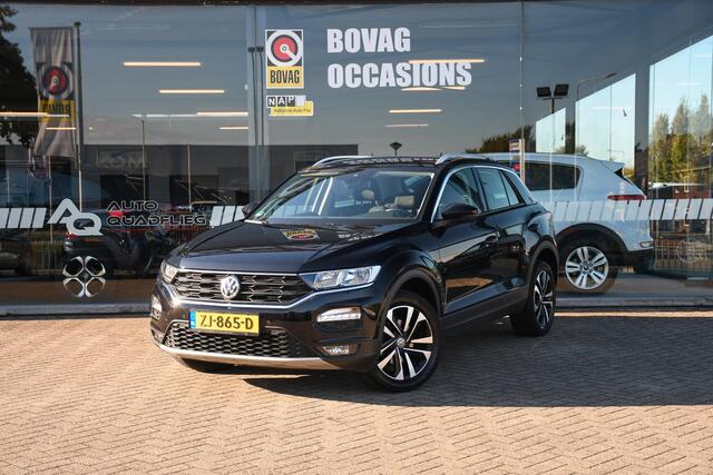 Volkswagen T-Roc 1.5 TSI Style IQ APPLE CARPLAY/ LM 17/ LED/ PDC