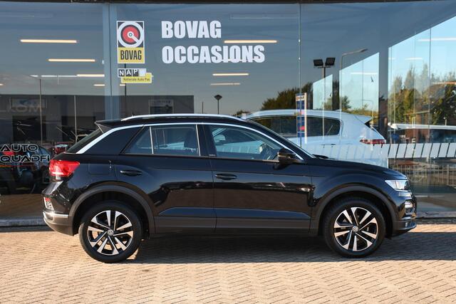 Volkswagen T-Roc 1.5 TSI Style IQ APPLE CARPLAY/ LM 17/ LED/ PDC
