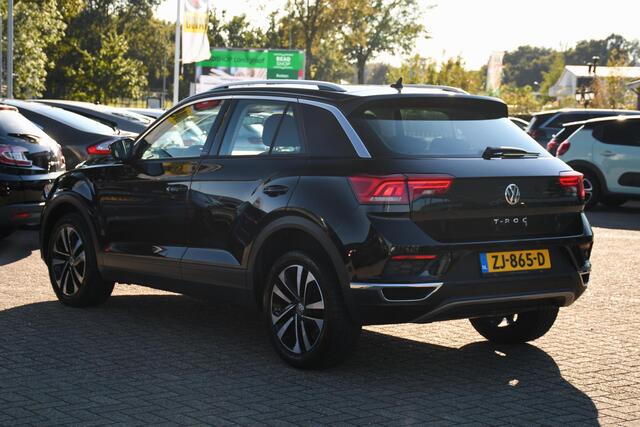 Volkswagen T-Roc 1.5 TSI Style IQ APPLE CARPLAY/ LM 17/ LED/ PDC