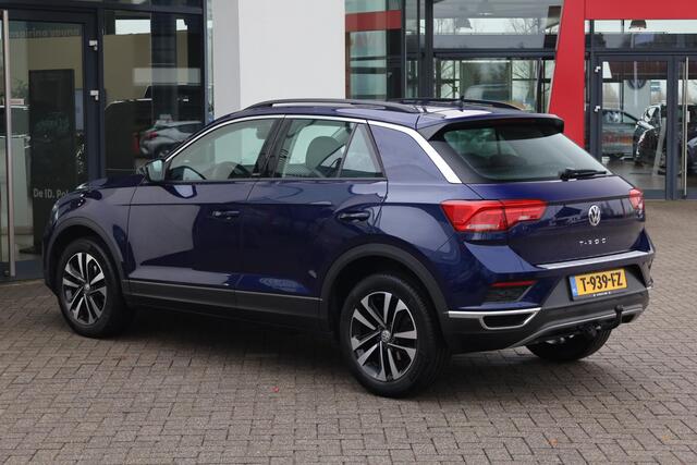Volkswagen T-Roc 1.5 TSI United 110KW/150PK DSG, trekhaak, keyless entry, digital cockpit pro, bi colour LMV, carplay (navigatie)