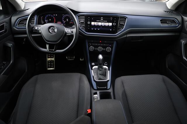 Volkswagen T-Roc 1.5 TSI United 110KW/150PK DSG, trekhaak, keyless entry, digital cockpit pro, bi colour LMV, carplay (navigatie)