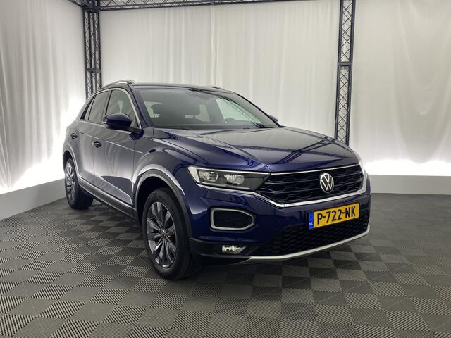 Volkswagen T-Roc 1.5 TSI Sport Automaat | Apple CarPlay | Trekhaak | Navi | Sportstuur | Camera |