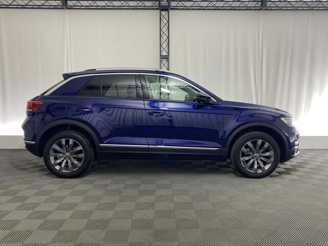 Volkswagen T-Roc 1.5 TSI Sport Automaat | Apple CarPlay | Trekhaak | Navi | Sportstuur | Camera |