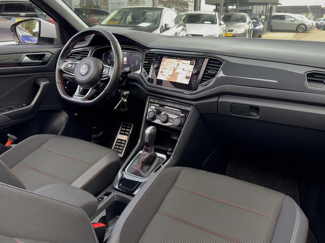 Volkswagen T-Roc 1.5 TSI AUT7 150PK PANODAK NAVI CAMERA DIGI-DASH APPLE-CARPLAY LED LMV PDC