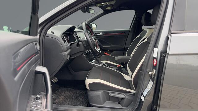 Volkswagen T-Roc 1.0 TSI 115pk Sport Trekhaak Navi. Digital Cockpit Stoelverw LED 17"velgen
