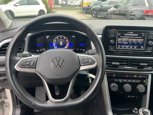 Volkswagen T-Roc 1.0 TSI Life virtual cockpit, airco, trekhaak