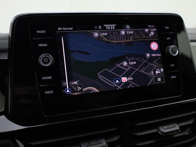 Volkswagen T-Roc 1.5TSI/150PK R-Line Black Style DSG · Panoramadak · Trekhaak · Apple/Android · Garantie t/m 23-01-2027