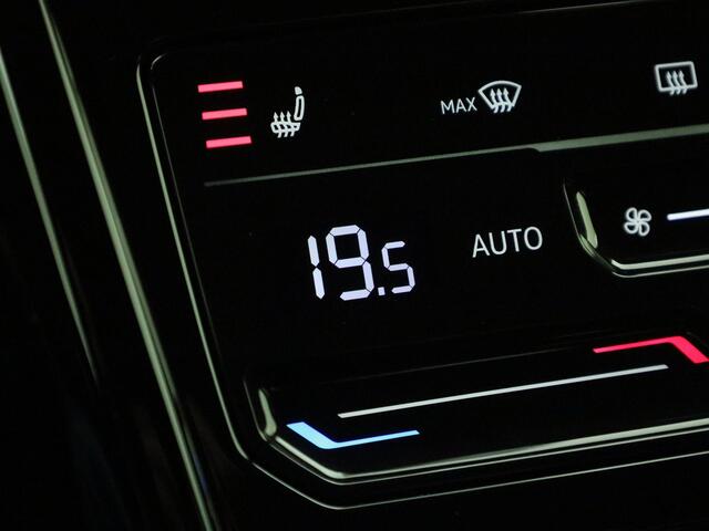 Volkswagen T-Roc 1.5TSI/150PK R-Line Black Style DSG · Panoramadak · Trekhaak · Apple/Android · Garantie t/m 23-01-2027