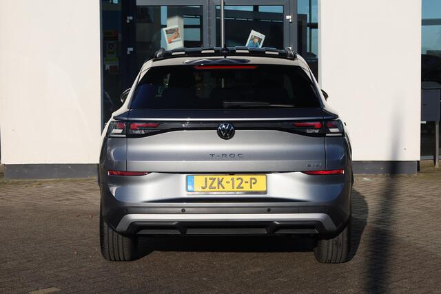 Volkswagen T-Roc 1.5 eTsi Life First Edition 116PK / 85kW DSG, Demonstratie voertuig (beschikbaar per 1 september 2026), wegklapbare trekhaak, Apple Carplay & Android Auto, 17" 'Lima' LMV, keyless start & entry, reservewiel, ambiente pakket (sfeerverlichting), comfort pak