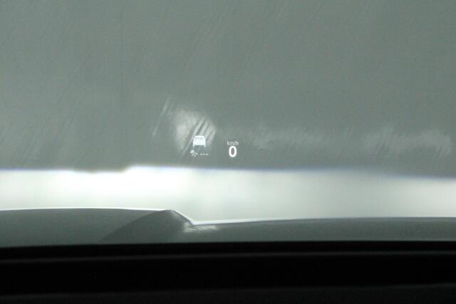 Volkswagen T-Roc 1.5 eTsi 150pk DSG R-Line First Edition Trekhaak 360Camera harman/kardon Stoelverwarming Virtual Cockpit Panoramadak