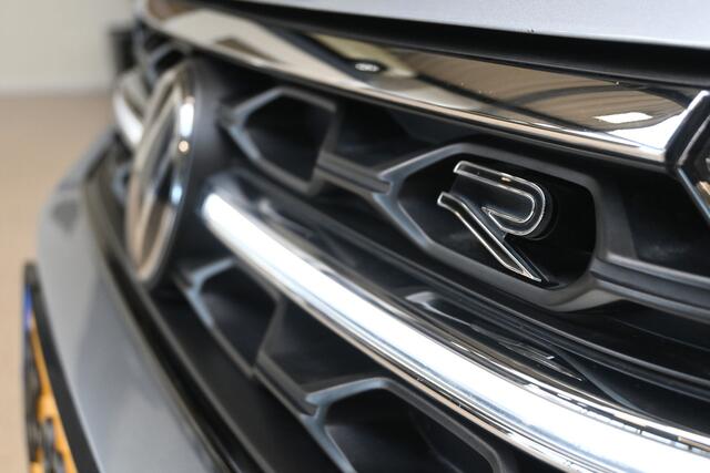 Volkswagen T-Roc 1.5 TSI 150pk R-Line Business+ | IQ. Light | Camera | Panoramadak | 100% (Dealer) onderhouden label
