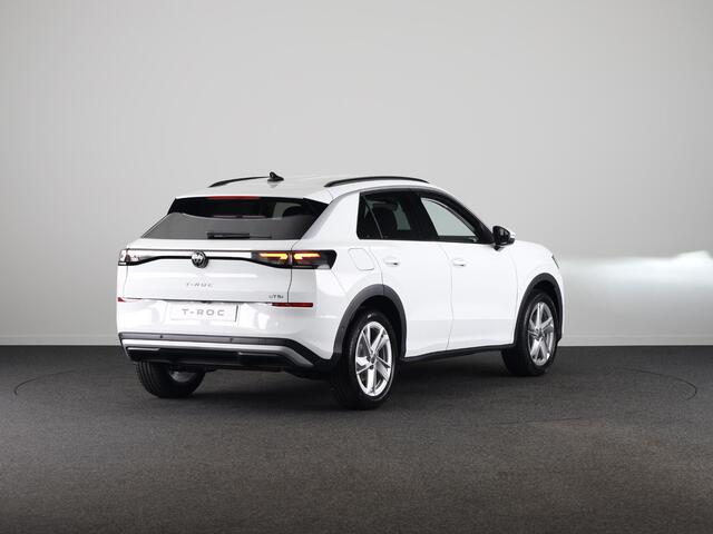 Volkswagen T-Roc Life First Edition 1.5 eTSI 85 kW / 116 PK SUV 7 v