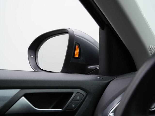 Volkswagen T-Roc 1.5 TSI 150 pk DSG Style | Trekhaak | IQ Light | Achteruitrijcamera | Adaptive Cruise | Stoelverwarming