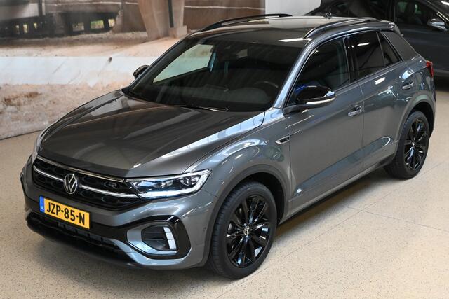 Volkswagen T-Roc 1.5 TSI 150pk R-Line Business+ | IQ. Light | Camera | Trekhaak | 100% (Dealer) onderhouden label