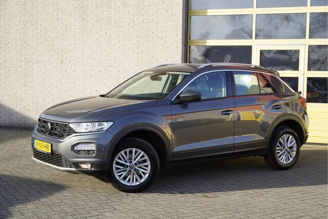 Volkswagen T-Roc 1.5 TSI 150PK! Style Business BJ2020 Lmv 16" | Led | Pdc | Navi | Elek. achterklep | Achteruitrijcamera | App-Connect | Virtual cockpit | Climate control | Cruise control | Verwarmde voorstoelen | Getint glas