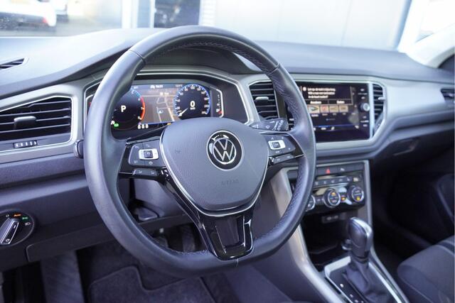 Volkswagen T-Roc 1.5 TSI 150PK! Style Business BJ2020 Lmv 16" | Led | Pdc | Navi | Elek. achterklep | Achteruitrijcamera | App-Connect | Virtual cockpit | Climate control | Cruise control | Verwarmde voorstoelen | Getint glas