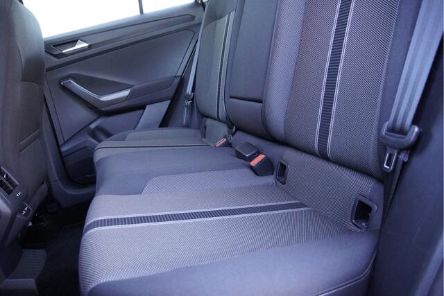 Volkswagen T-Roc 1.5 TSI 150PK! Style Business BJ2020 Lmv 16" | Led | Pdc | Navi | Elek. achterklep | Achteruitrijcamera | App-Connect | Virtual cockpit | Climate control | Cruise control | Verwarmde voorstoelen | Getint glas