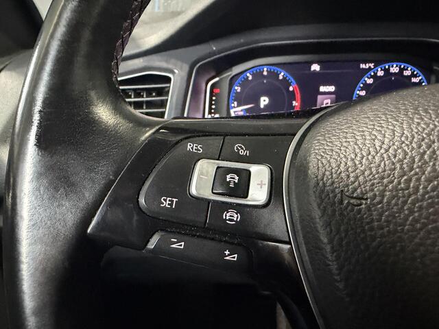 Volkswagen T-Roc 1.5 TSI Sport | DSG | Camera | Trekhaak | Stuur & Stoelverwarming | Led |