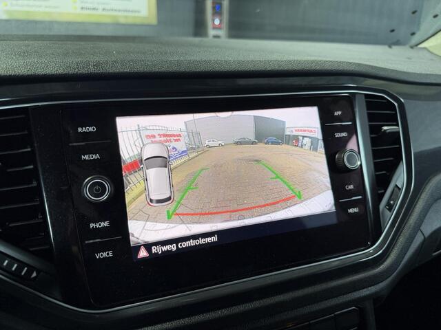 Volkswagen T-Roc 1.5 TSI Sport | DSG | Camera | Trekhaak | Stuur & Stoelverwarming | Led |
