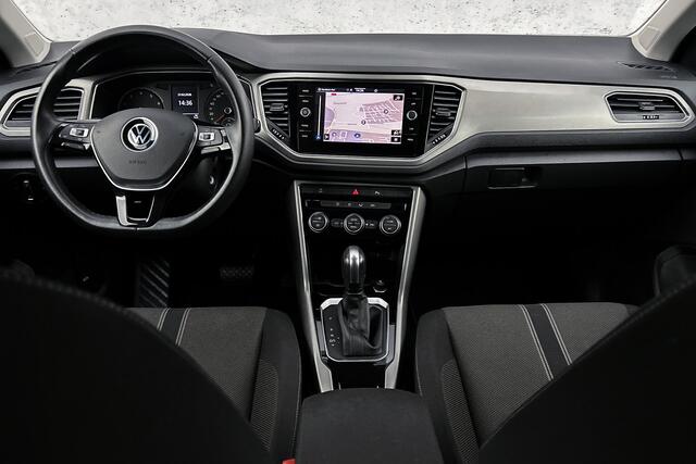 Volkswagen T-Roc 1.5 TSI Style | Adaptieve cruise control | Apple Carplay | Lichtmetalen velgen