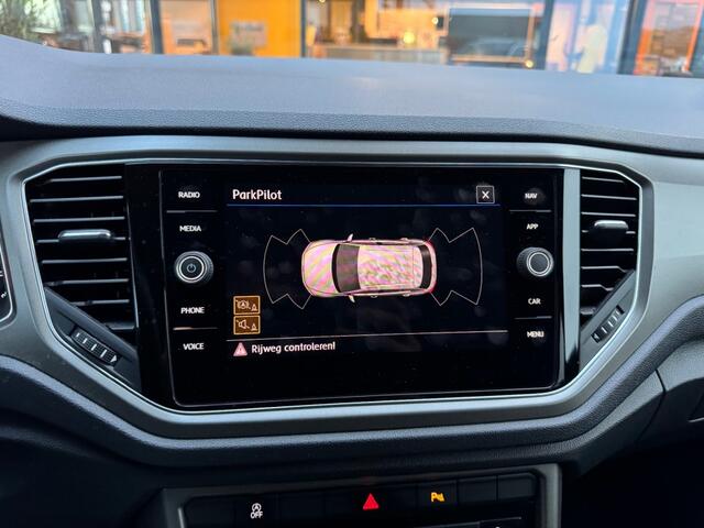 Volkswagen T-Roc 1.5 TSI 150 pk DSG Sport - Adap cruise - Navi - Carplay/Android