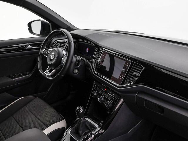 Volkswagen T-Roc 1.5 TSI 150pk Sport · Camera · Trekhaak · Elek. Achterklep · Apple/Android Car Play · Navigatie · 18'' Inch ·