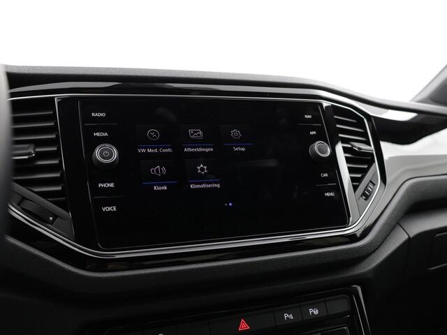 Volkswagen T-Roc 1.5 TSI 150pk Sport · Camera · Trekhaak · Elek. Achterklep · Apple/Android Car Play · Navigatie · 18'' Inch ·