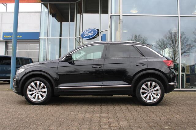 Volkswagen T-Roc 1.5 TSI Sport | Trekhaak | Stoelverwarming | Climate Control | Adaptive Cruise Control | Camera | Elektrische Klep | Navigatie |