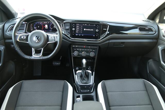 Volkswagen T-Roc 1.5 TSI Sport Navi / Climate / Stoelverwarming / Panodak / Apple car play / Beats audio