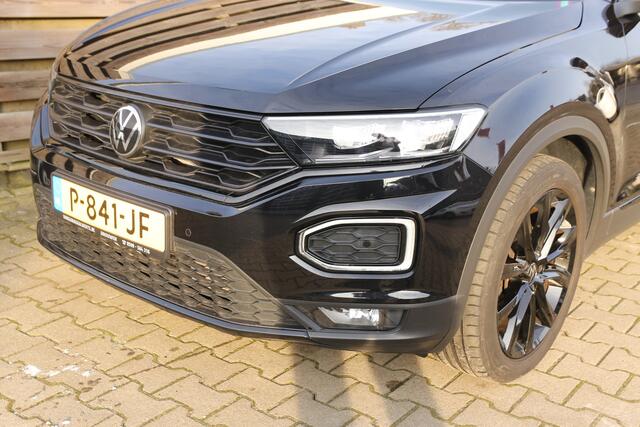 Volkswagen T-Roc 1.5 TSI Sport Navi / Climate / Stoelverwarming / Panodak / Apple car play / Beats audio