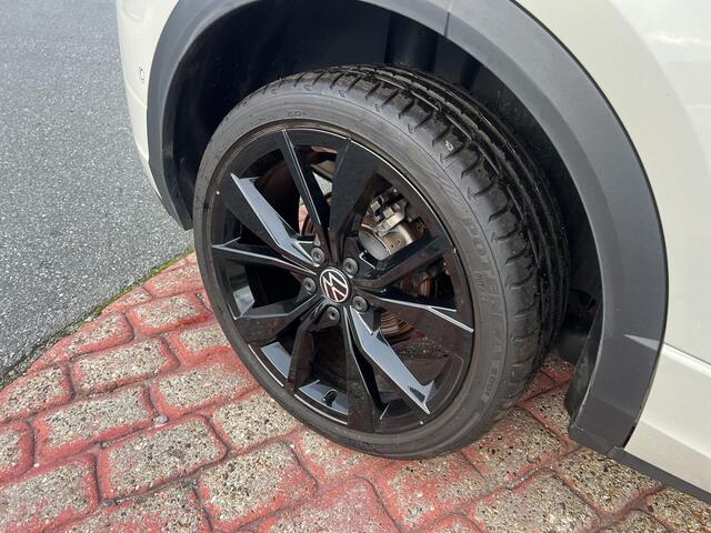 Volkswagen T-Roc 1.5 TSI R-Line Business | Pano | Vol! | | 150Pk | Automaat |