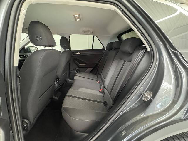 Volkswagen T-Roc 1.0 TSI Life | Stoelverwarming | Navigatie | Climate Control | Parkeersensoren V+A |