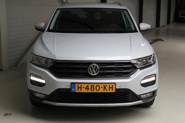Volkswagen T-Roc 1.5 TSI Style Navigatie | Inklapbare spiegels | Climate Control | Privacy Glass